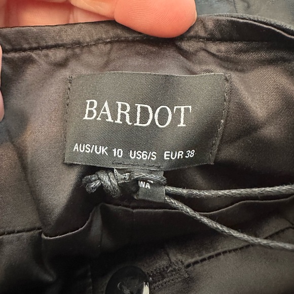 Bardot Women’s Wrap Button Pu Skirt In Black Faux Leather NWT (Size S/6) - Picture 5 of 10